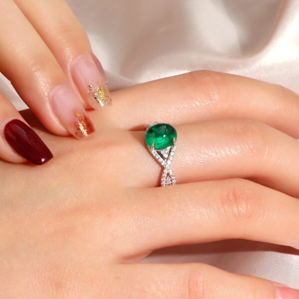 Custom Emerald Rings – Handcrafted Cabochon Emerald Ring