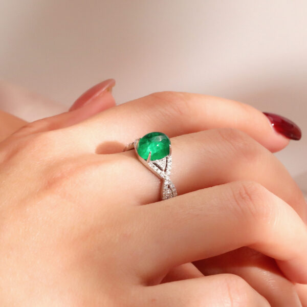 Custom Emerald Rings – Handcrafted Cabochon Emerald Ring